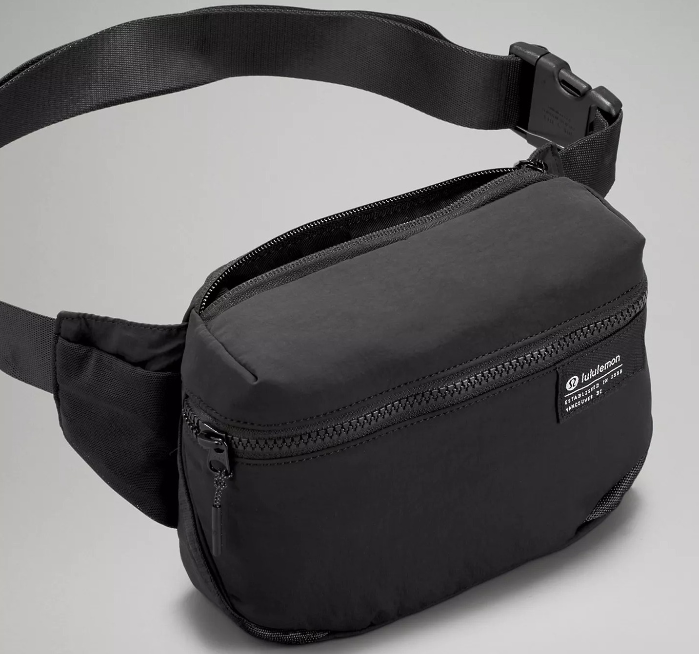 Lululemon-Clean-Lines-Belt-Bag-2L-LU9APKS-5.jpg?v=1775012207