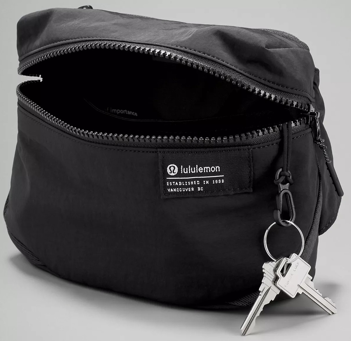 Lululemon-Clean-Lines-Belt-Bag-2L-LU9APKS-6.jpg?v=1775012211