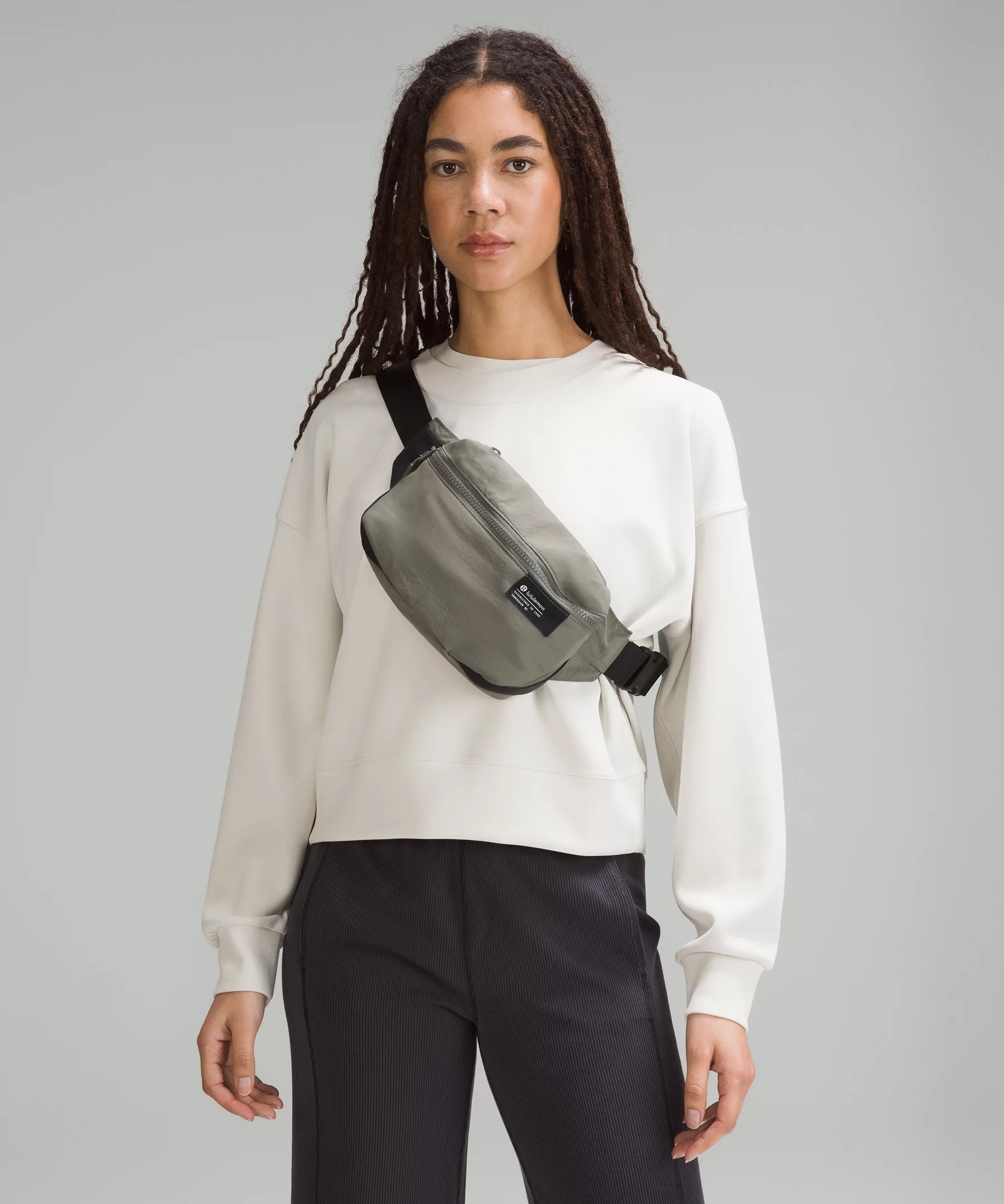 Lululemon-Clean-Lines-Belt-Bag-2L-LU9APKS-8.jpg?v=1775012219