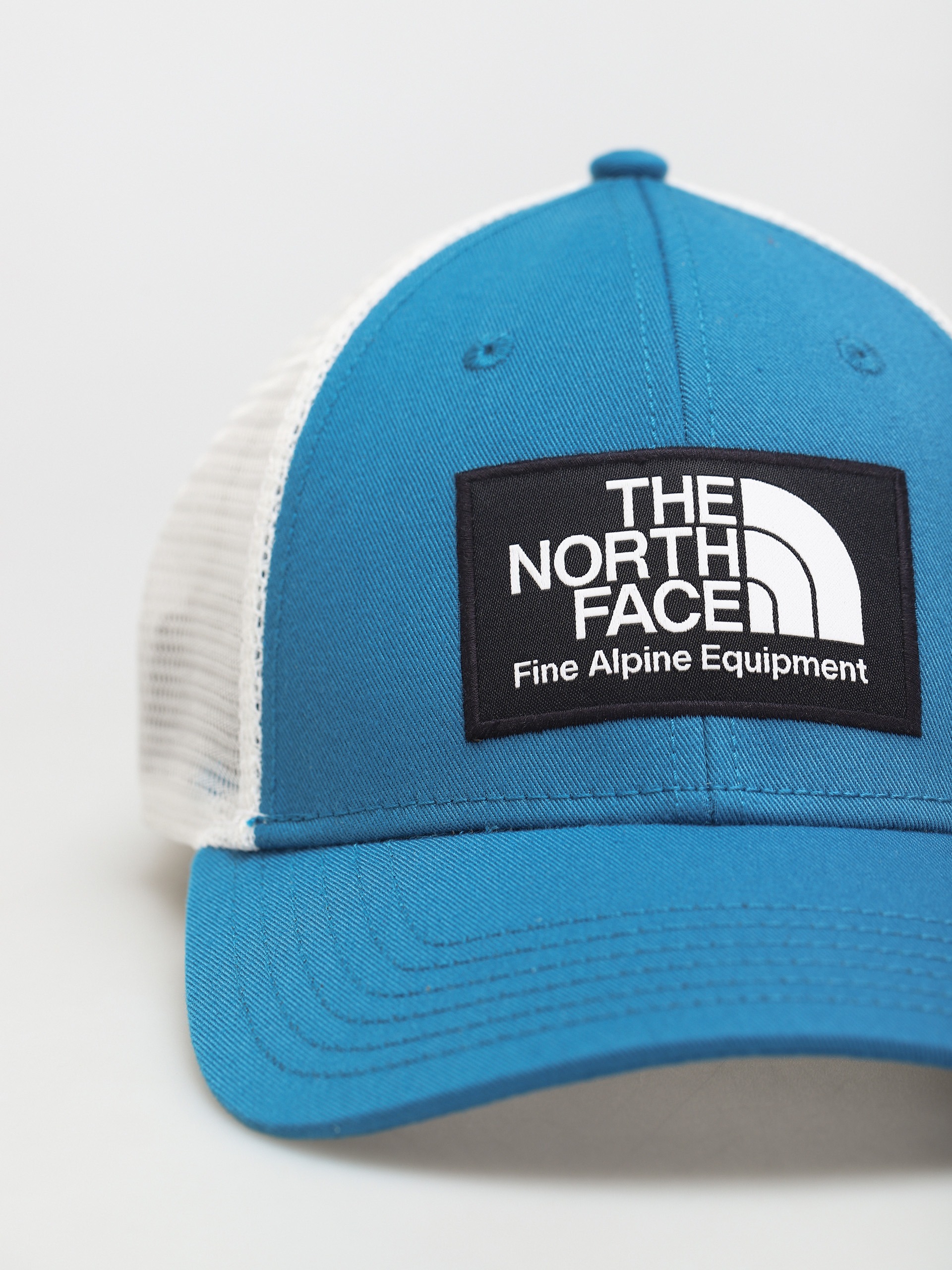 Mu-luoi-trai-chong-nang-The-North-Face-Mudder-Trucker-1-3-4.jpg