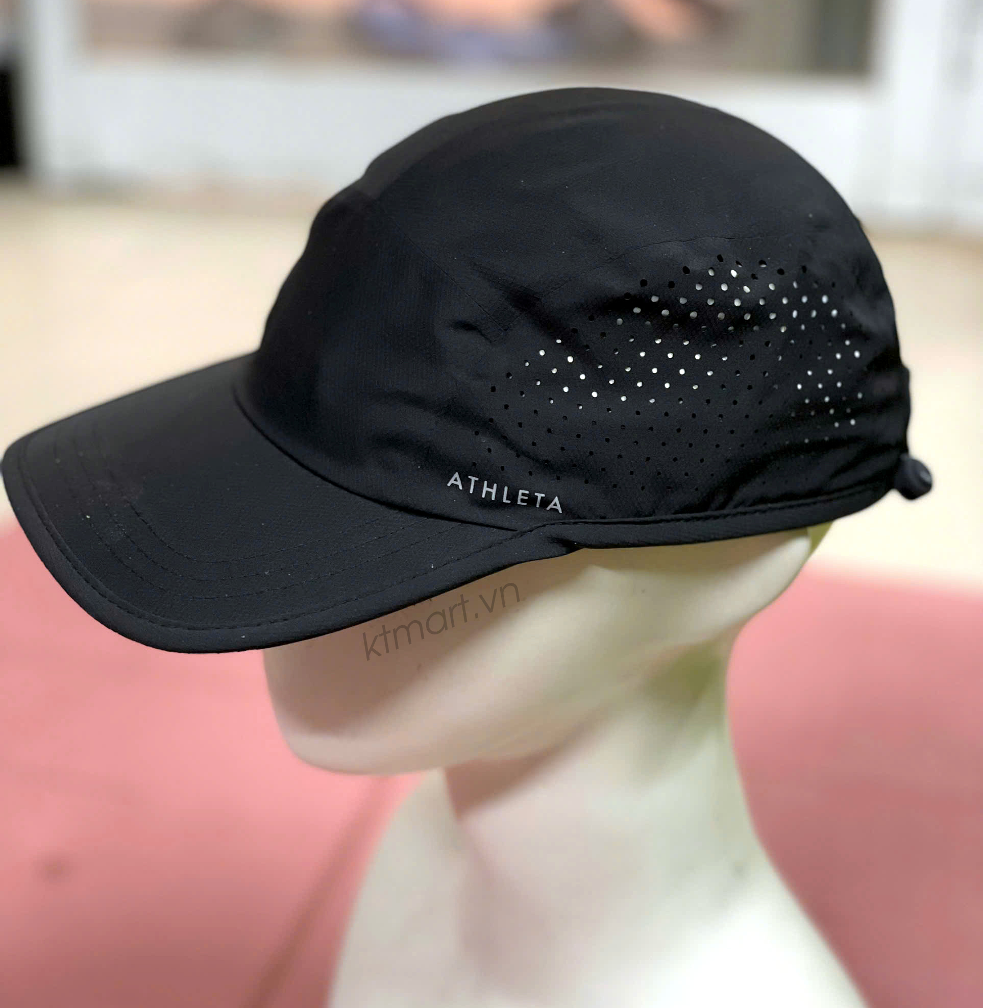Mu-the-thao-chong-nuoc-Athleta-Pacesetter-Run-Hat-2-0-5.jpg