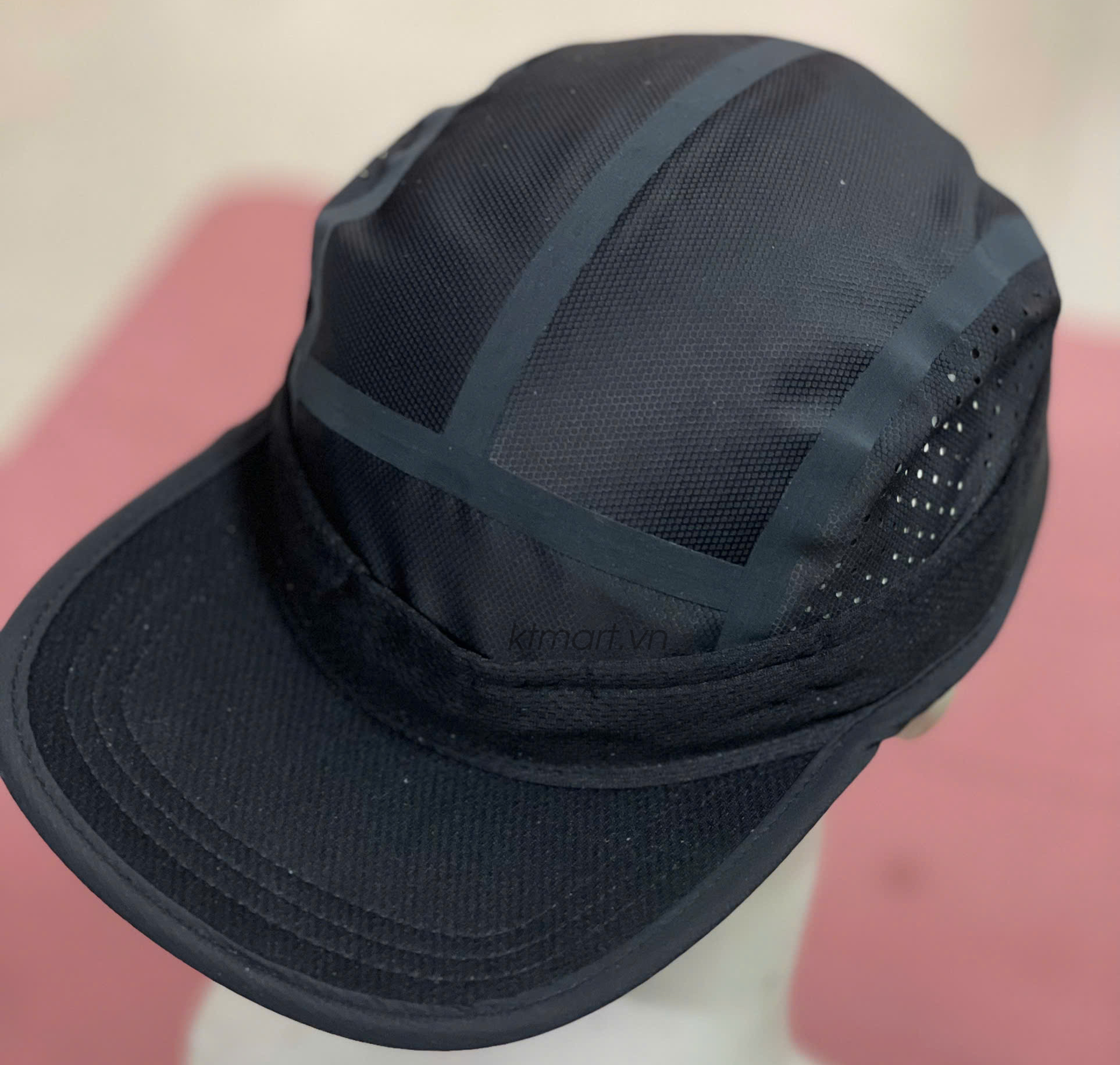 Mu-the-thao-chong-nuoc-Athleta-Pacesetter-Run-Hat-2-0-6.jpg
