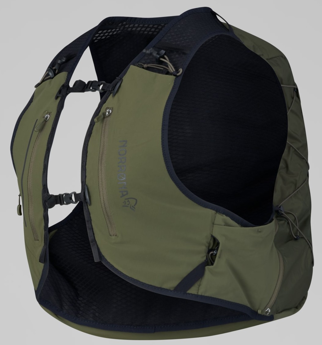 Norrona-Senja-Econyl70-15L-Pack-5813-25-size-S-M-12.jpg