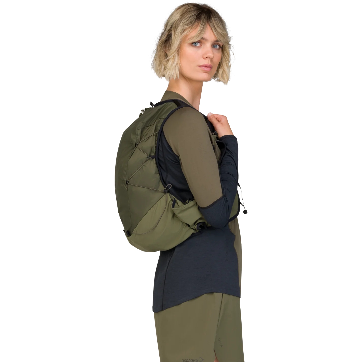 Norrona-Senja-Econyl70-15L-Pack-5813-25-size-S-M-14.jpg