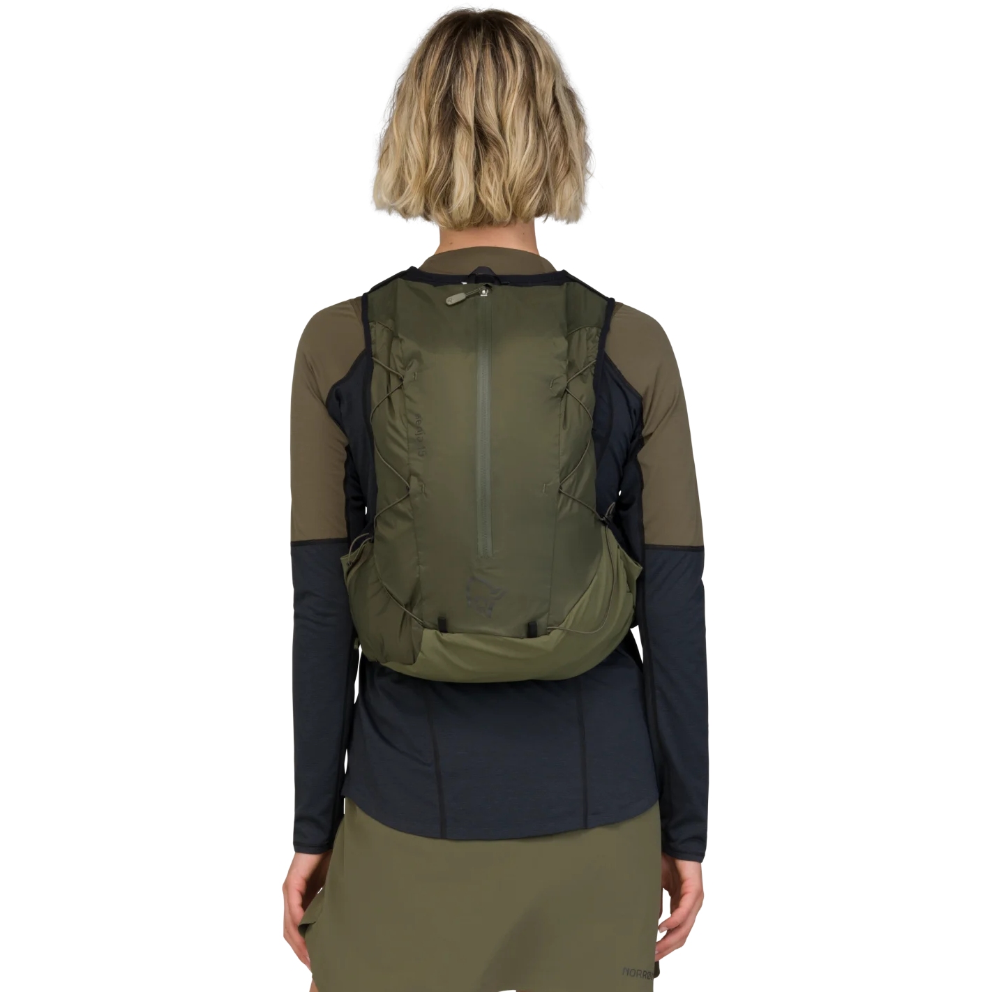Norrona-Senja-Econyl70-15L-Pack-5813-25-size-S-M-15.jpg