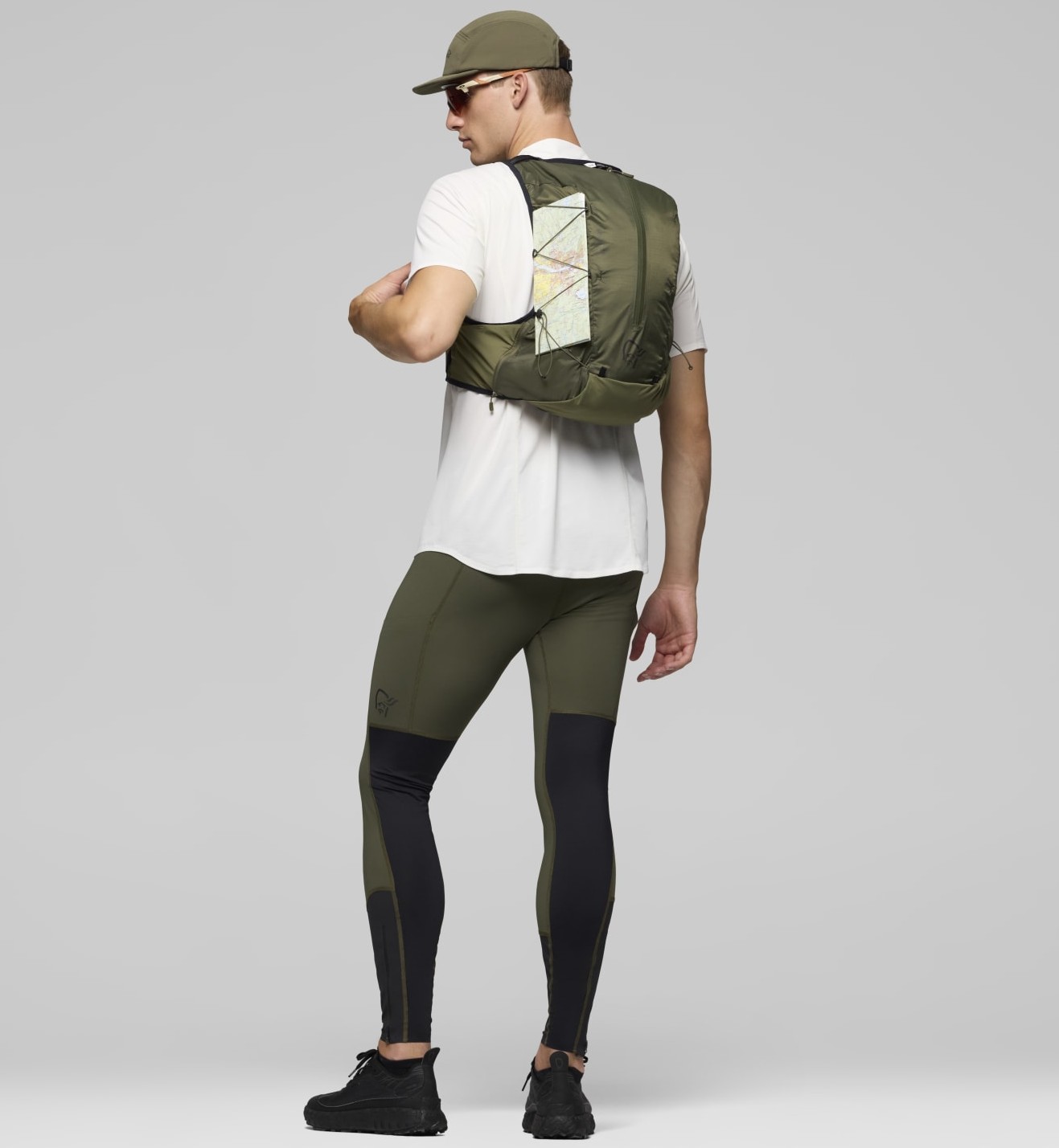 Norrona-Senja-Econyl70-15L-Pack-5813-25-size-S-M-5.jpg