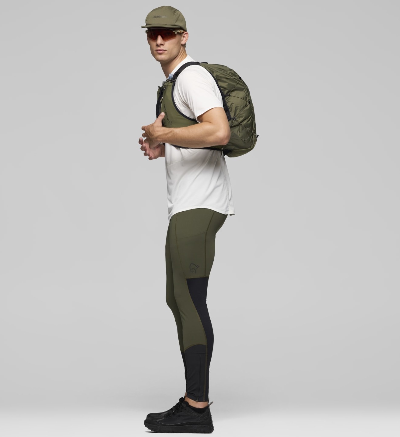 Norrona-Senja-Econyl70-15L-Pack-5813-25-size-S-M-7.jpg