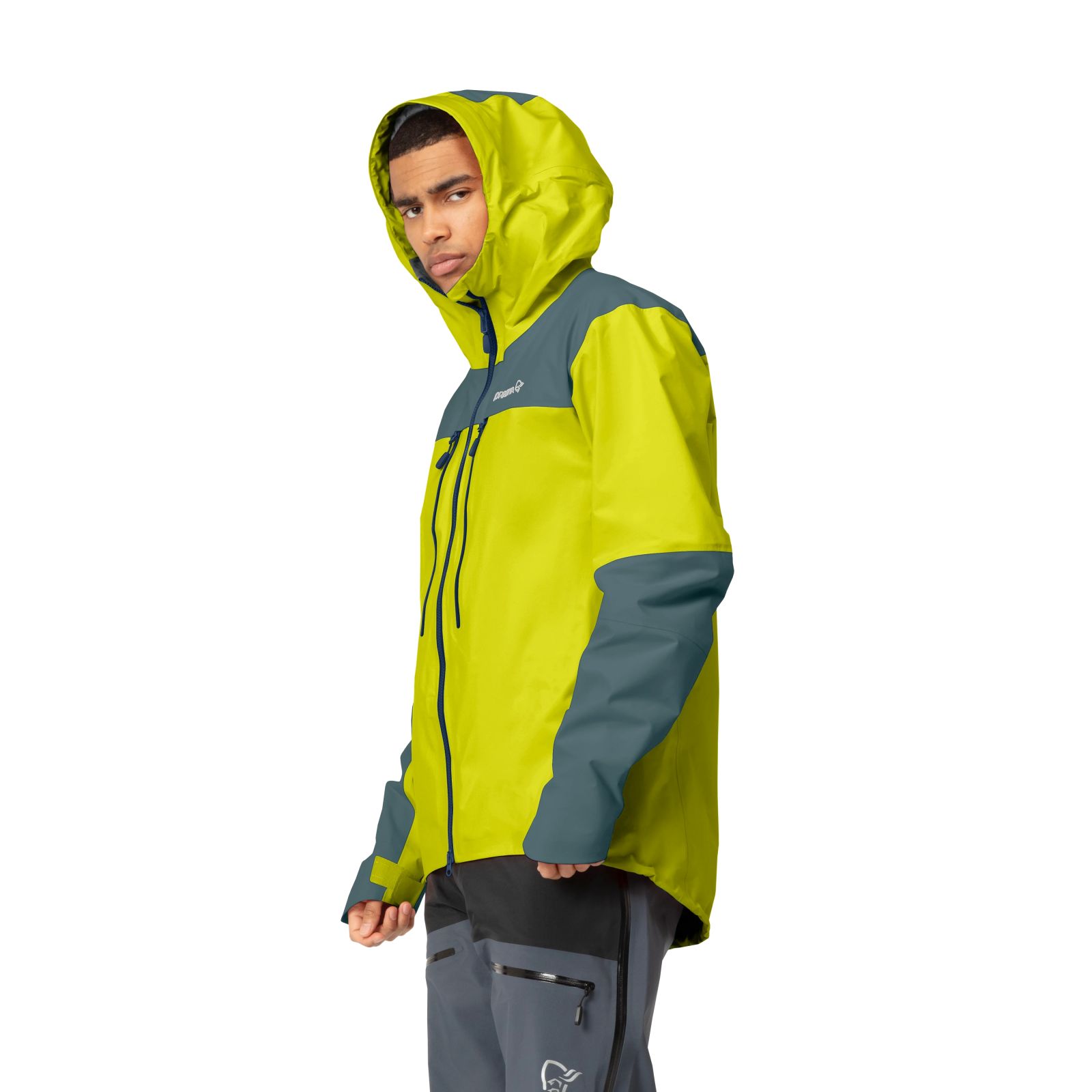 Norrona-Trollveggen-Gore-Tex-Pro-Light-Jacket-for-Men-1605-22-size-M-12.jpg