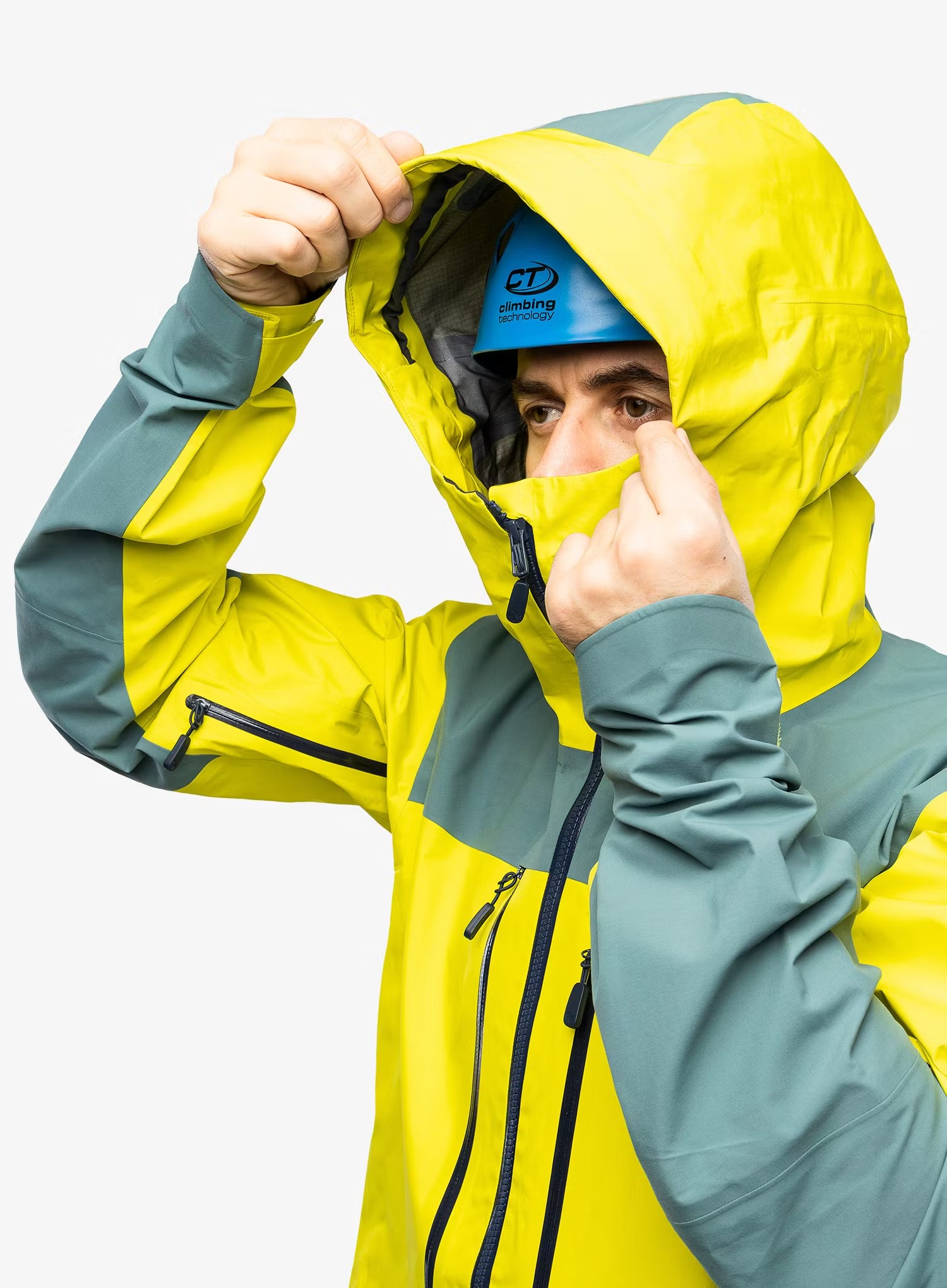 Norrona-Trollveggen-Gore-Tex-Pro-Light-Jacket-for-Men-1605-22-size-M-7.jpg