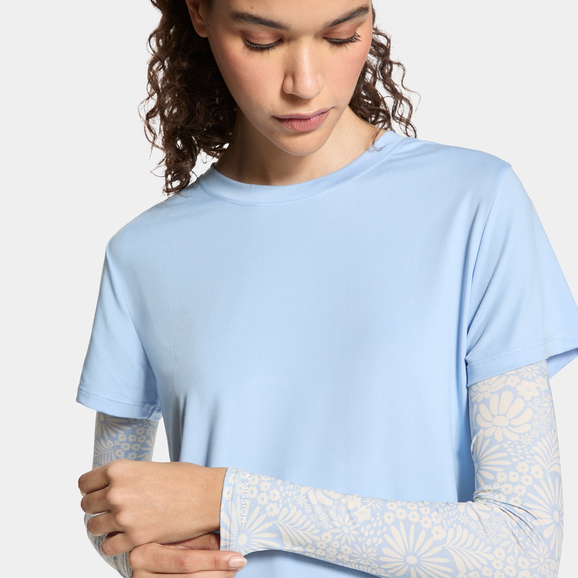 Ong-tay-chong-nang-Mission-Cooling-Sun-Sleeves-UPF-50-Sun-Protection_Mission Cooling Sun Sleeves-UPF 50 Sun Protection ktmart 5.jpg