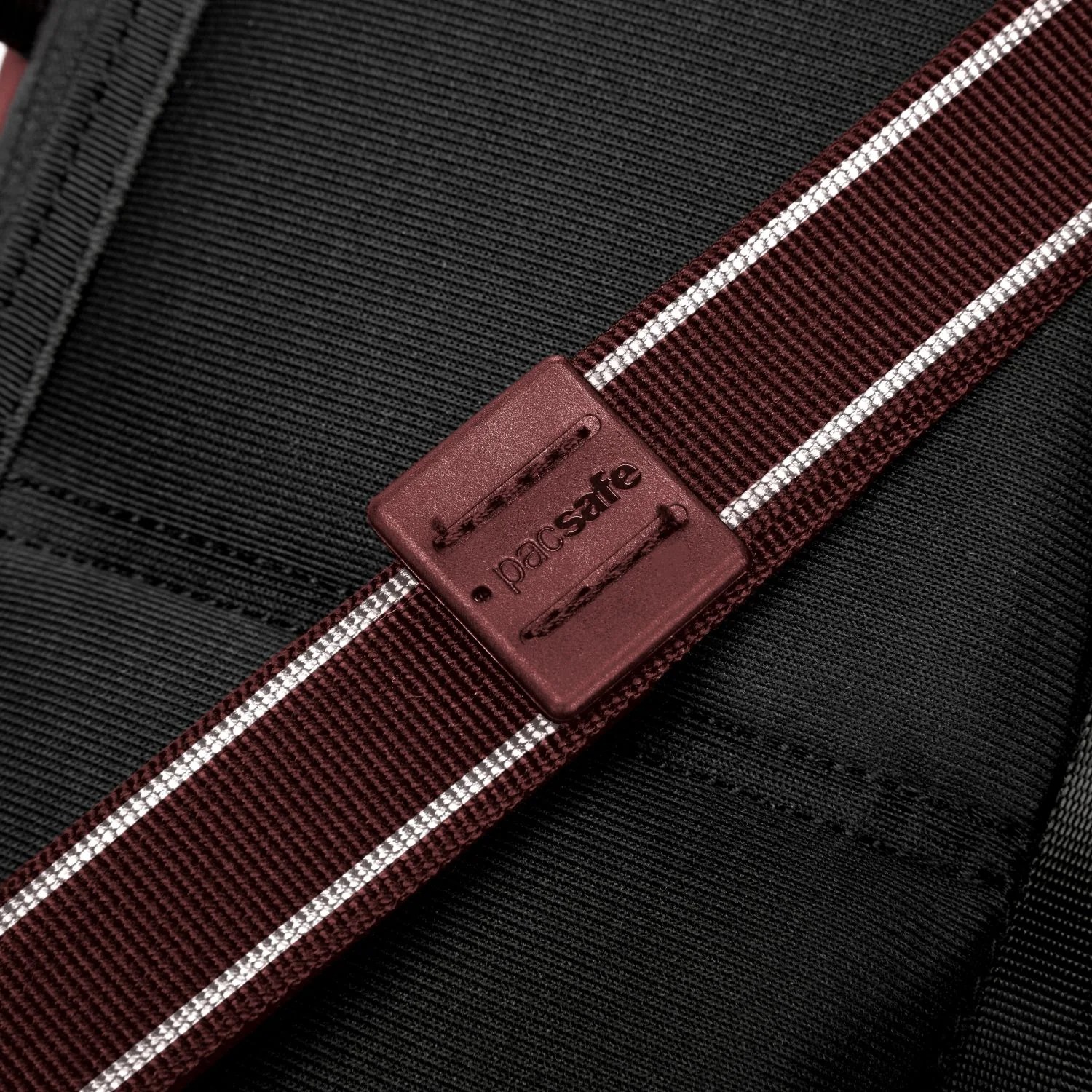 Pacsafe-Anti-Theft-V-16-Commuter-Backpack-30635347-13.jpg?v=1774325170