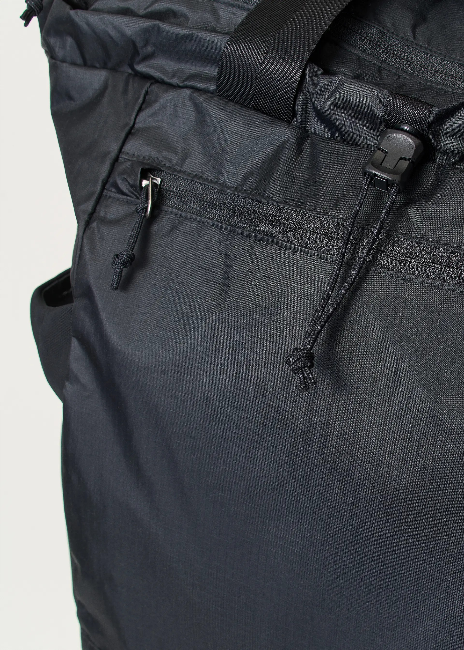 Patagonia-Ultralight-Black-Hole-Tote-Pack-27L-48809-Black-27.jpg?v=1775034907