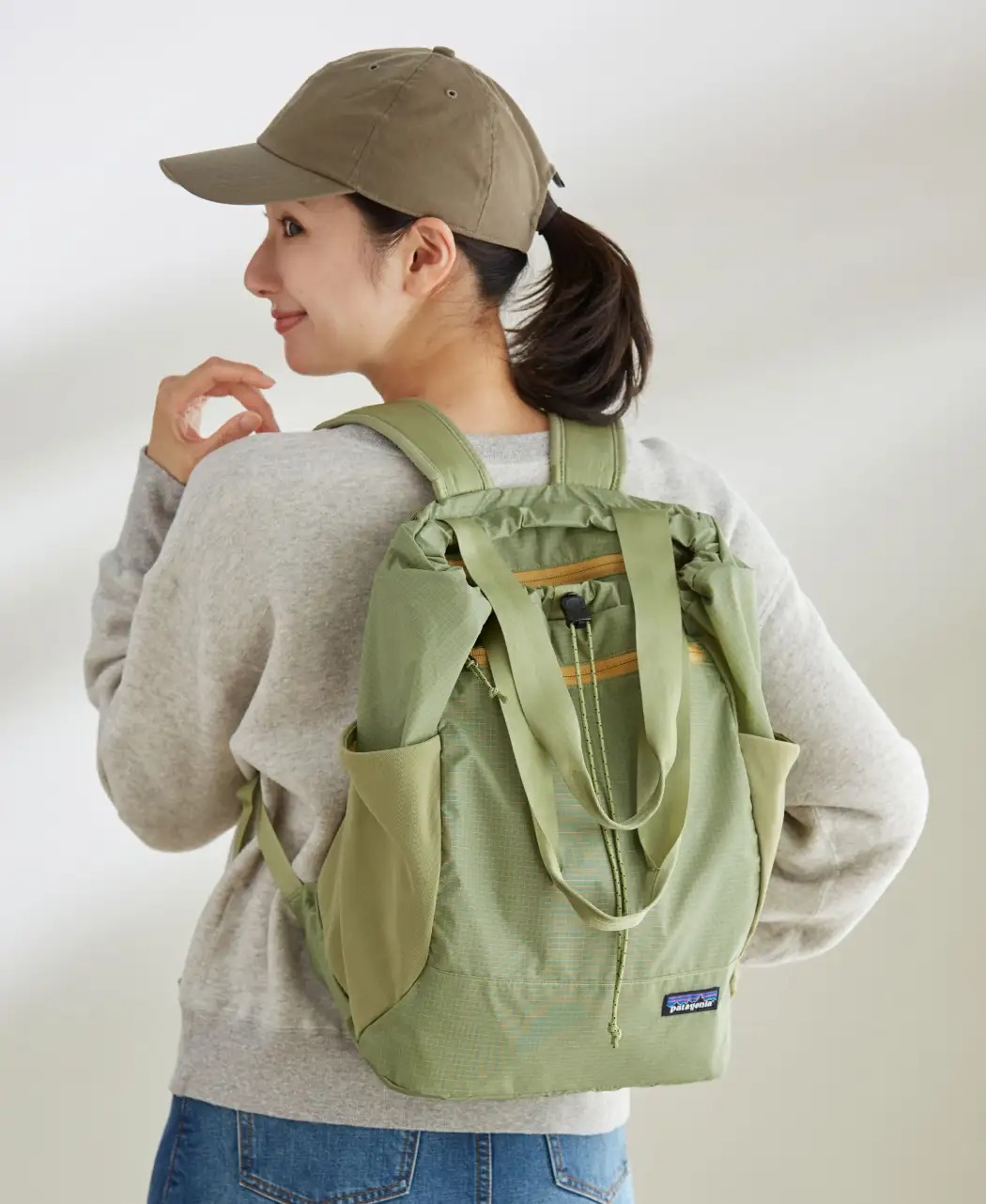 Patagonia Ultralight Black Hole Tote Pack 27L 48809 Buckhorn Green ktmart 15.jpg