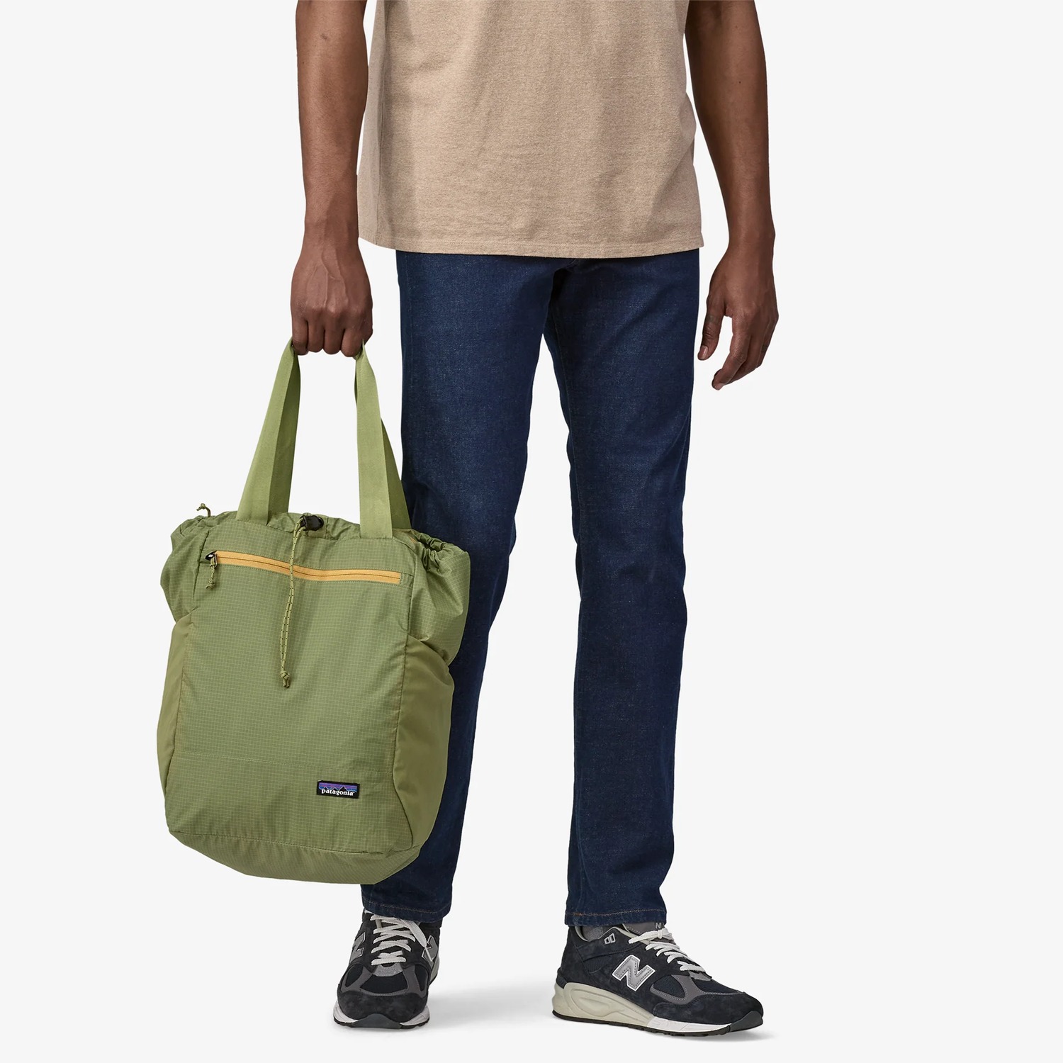 Patagonia Ultralight Black Hole Tote Pack 27L 48809 Buckhorn Green ktmart 4.jpg