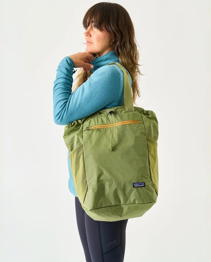 Patagonia Ultralight Black Hole Tote Pack 27L 48809 Buckhorn Green ktmart 0.jpg