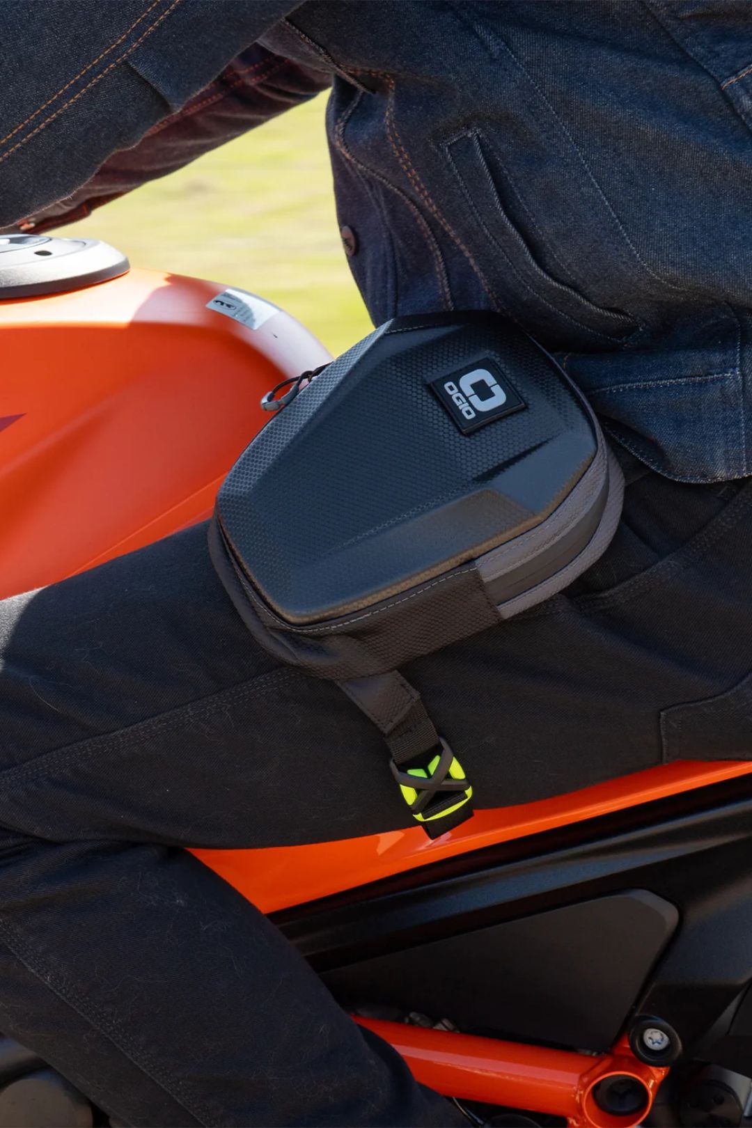 Phu-kien-Motor-PKL-Ogio-Razor-Leg-Bag-4.jpg