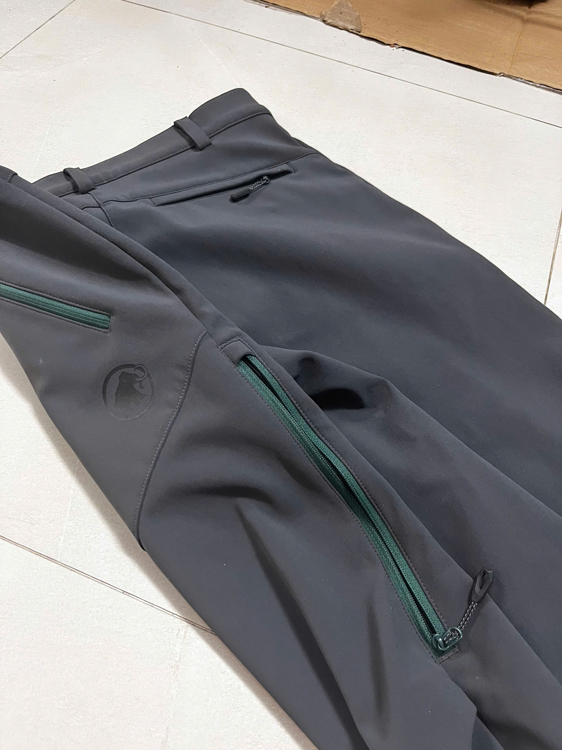 Quan-du-lich-chong-tham-Mammut-winter-hiking-softshell-pants-women-size-38Eu-3.jpg?v=1773212490