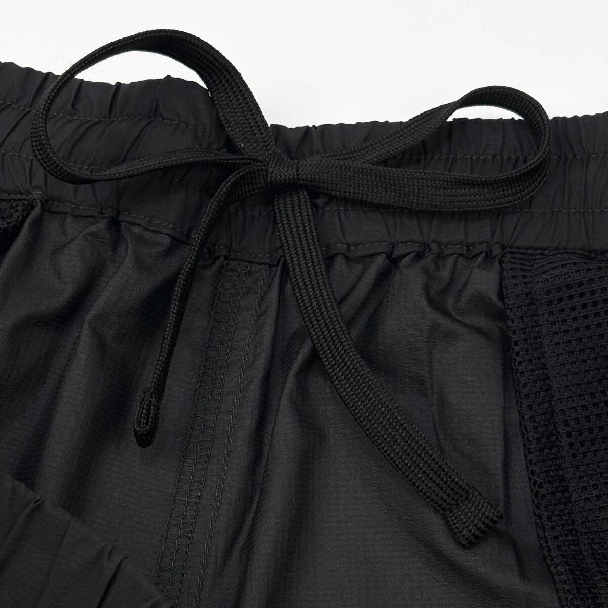 Quan-gio-Mountain-Hardwear-x-Beams-Kor-Air-Shell-Pants-size-M-Nhat-10.jpg