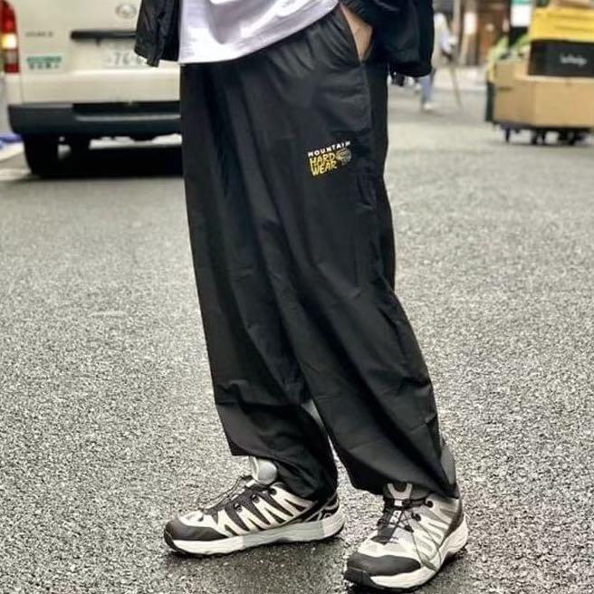 Quan-gio-Mountain-Hardwear-x-Beams-Kor-Air-Shell-Pants-size-M-Nhat-4.jpg