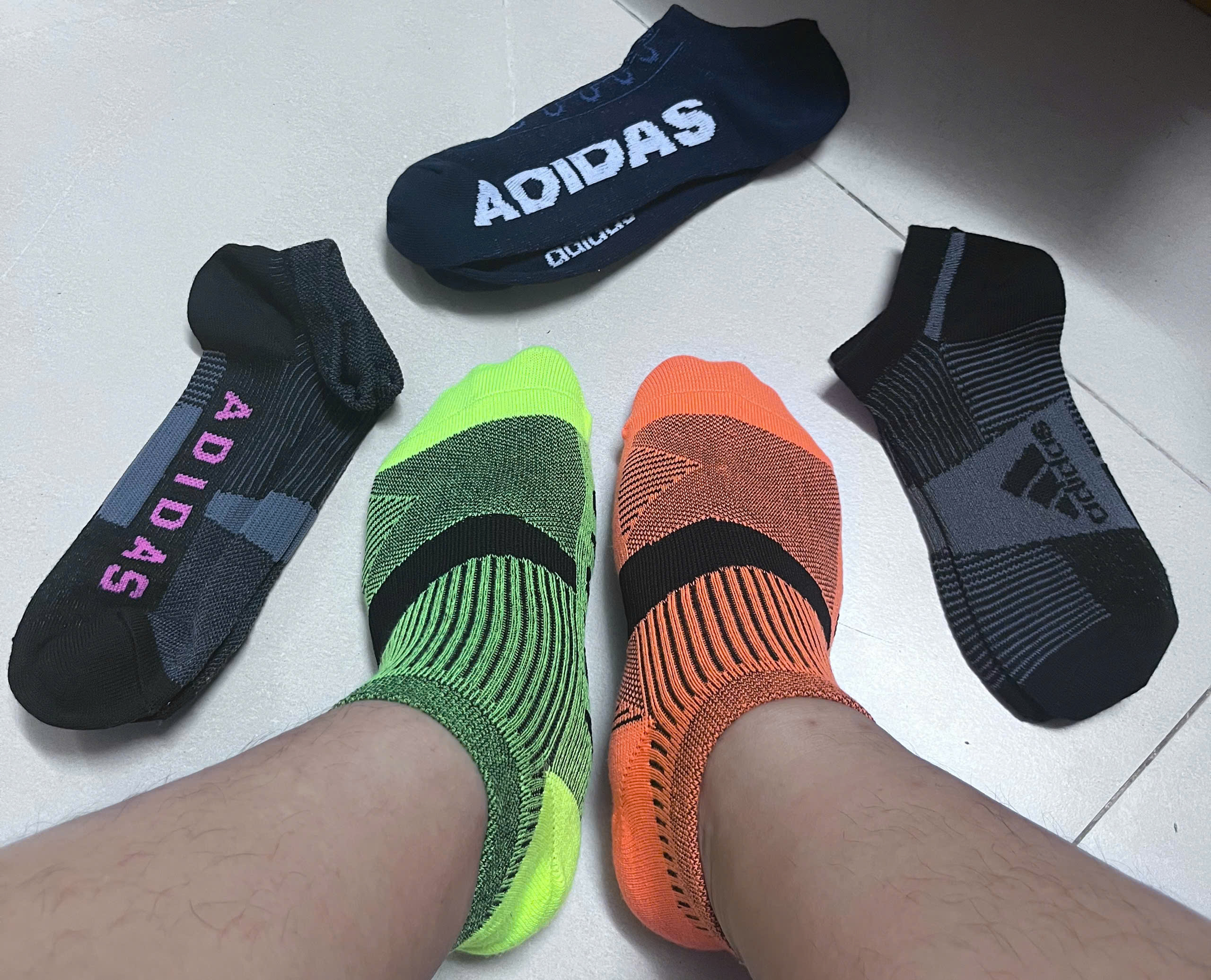 Set-3-doi-tat-the-thao-Adidas-Sports-Linear-Logo-Unisex-Sneaker-Length-Socks-Set-of-3-2.jpg?v=1776648697
