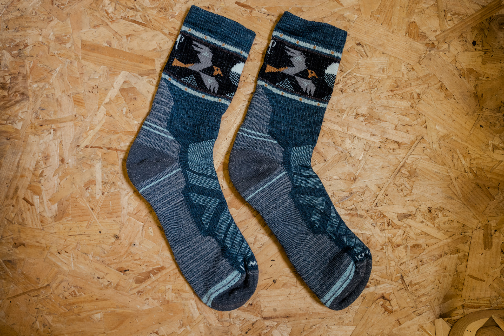 Smartwool Men's Hike Light Cushion Soaring Mid Crew Socks SW002737 ktmart 2.jpg