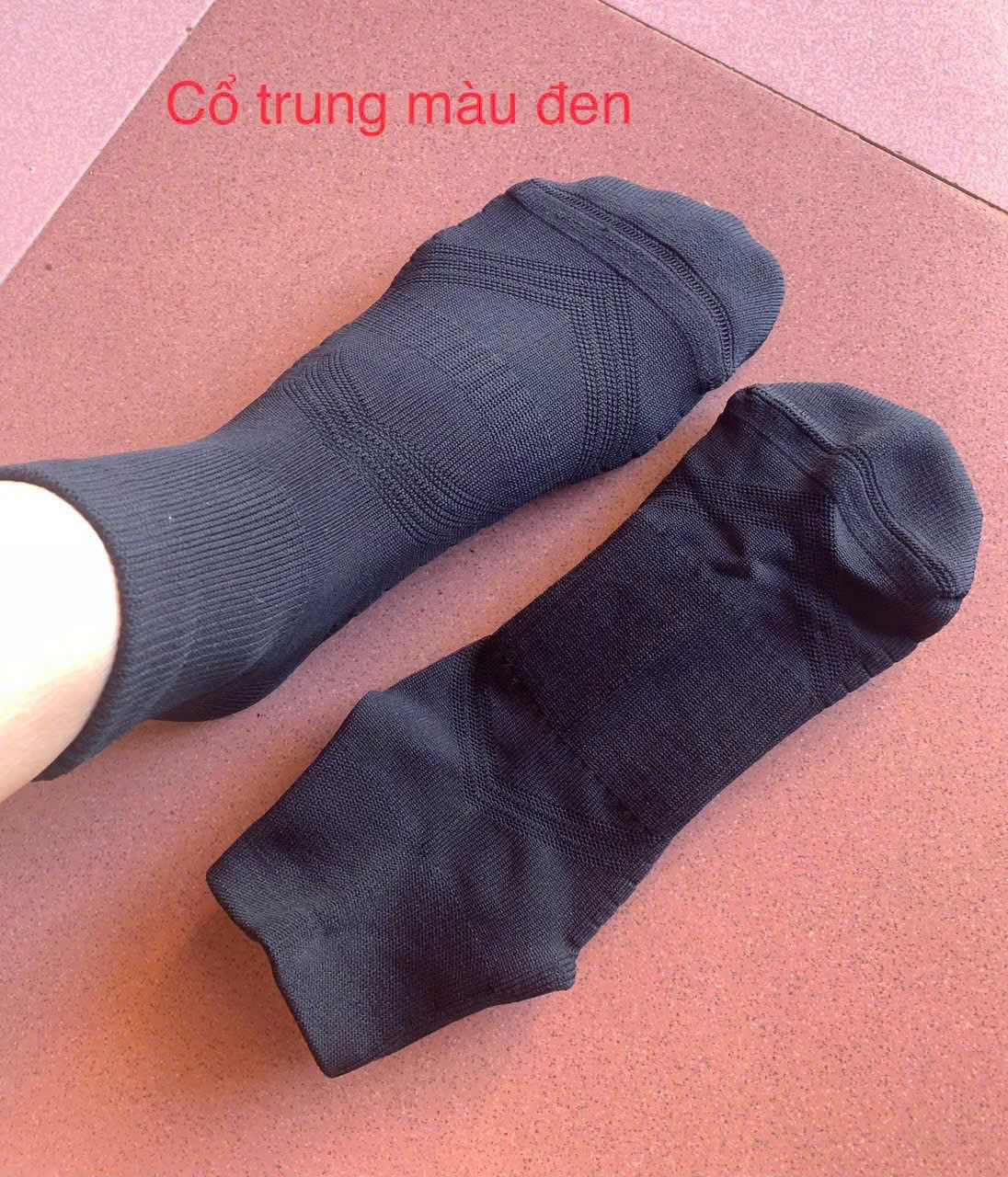 Tat-the-thao-xuat-My-Hanes-size-38-42-1.jpg?v=1781512030