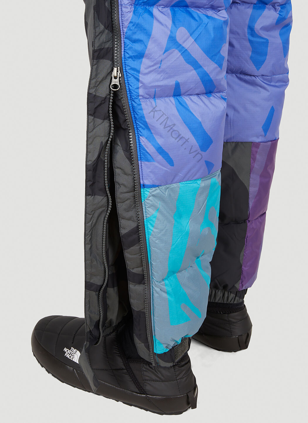 The-North-Face-X-KAWS-Retro-1996-Nuptse-Pants-NF0A7WLV-size-M-18.jpg?v=1773019444