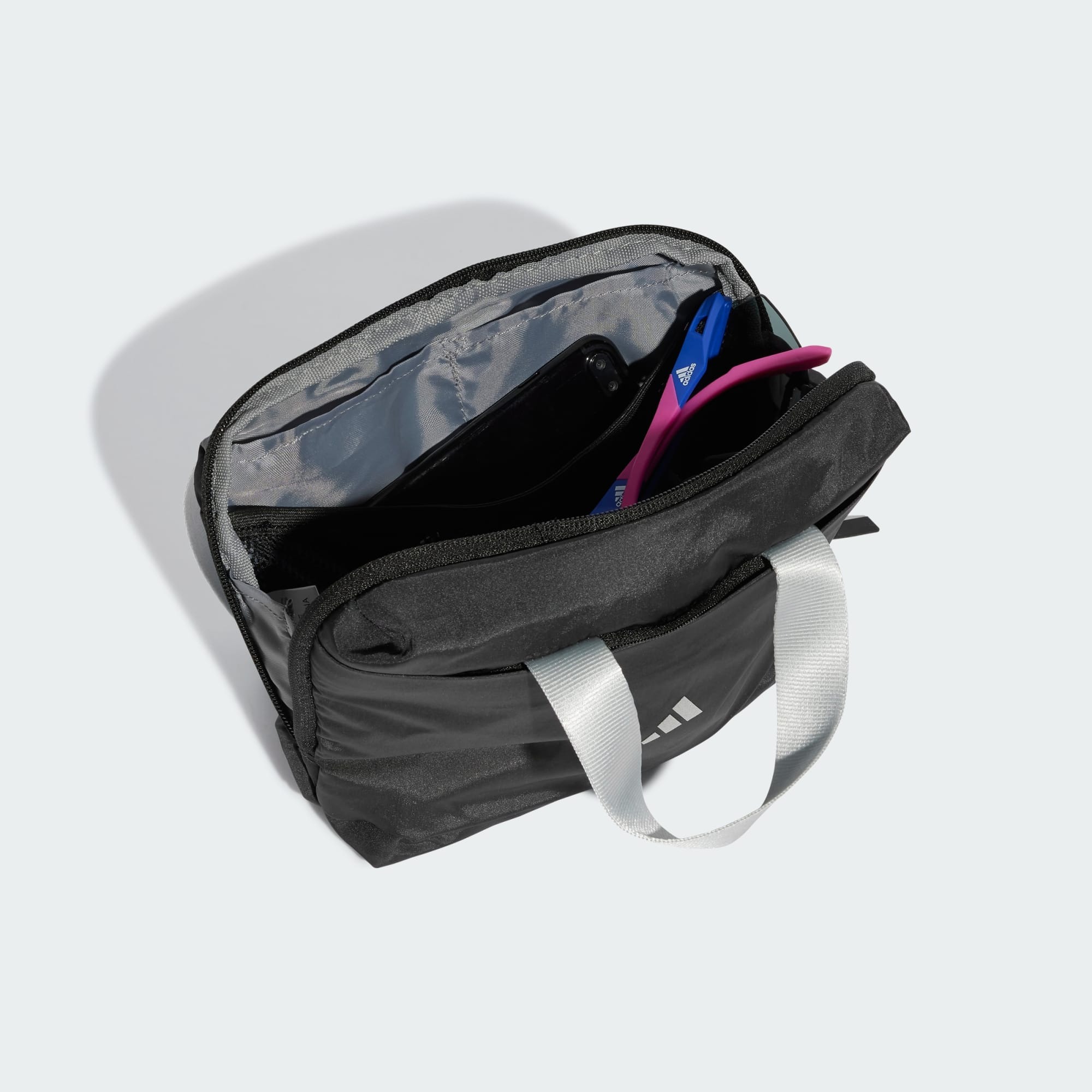 Tui-Adidas-Gym-HIIT-Pouch-IM5503-4.jpg?v=1770003916