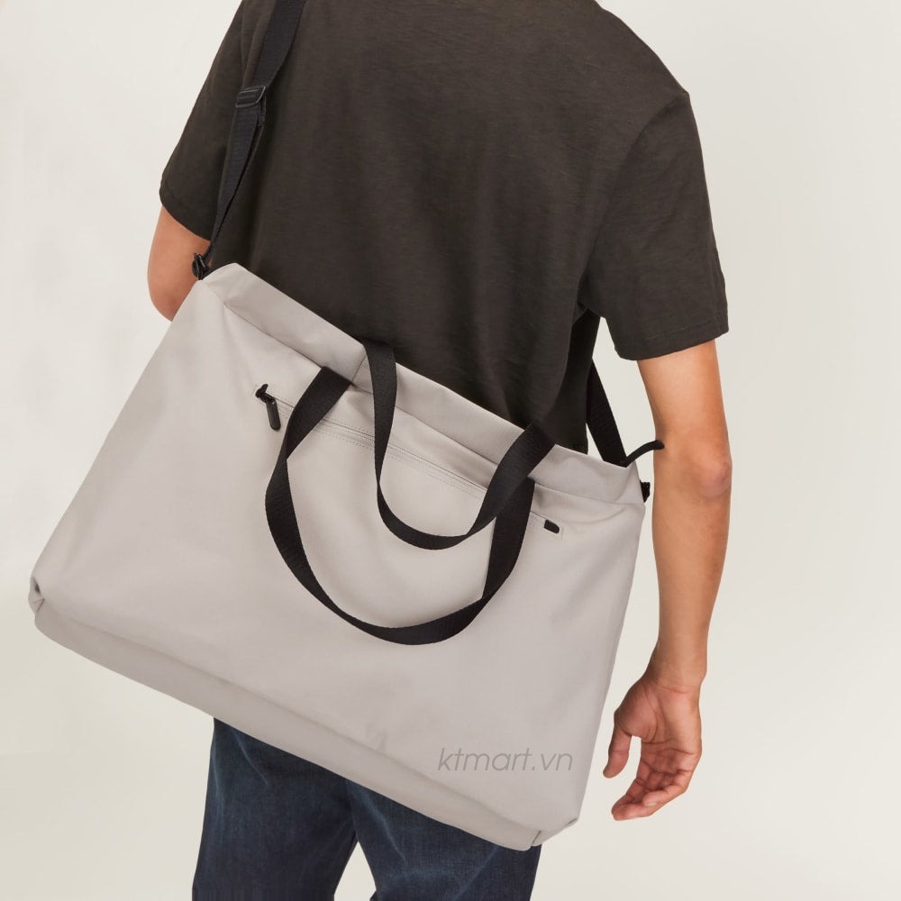Tui-Everlane-The-ReNew-Transit-Weekender-28L-16.jpg?v=1778122289