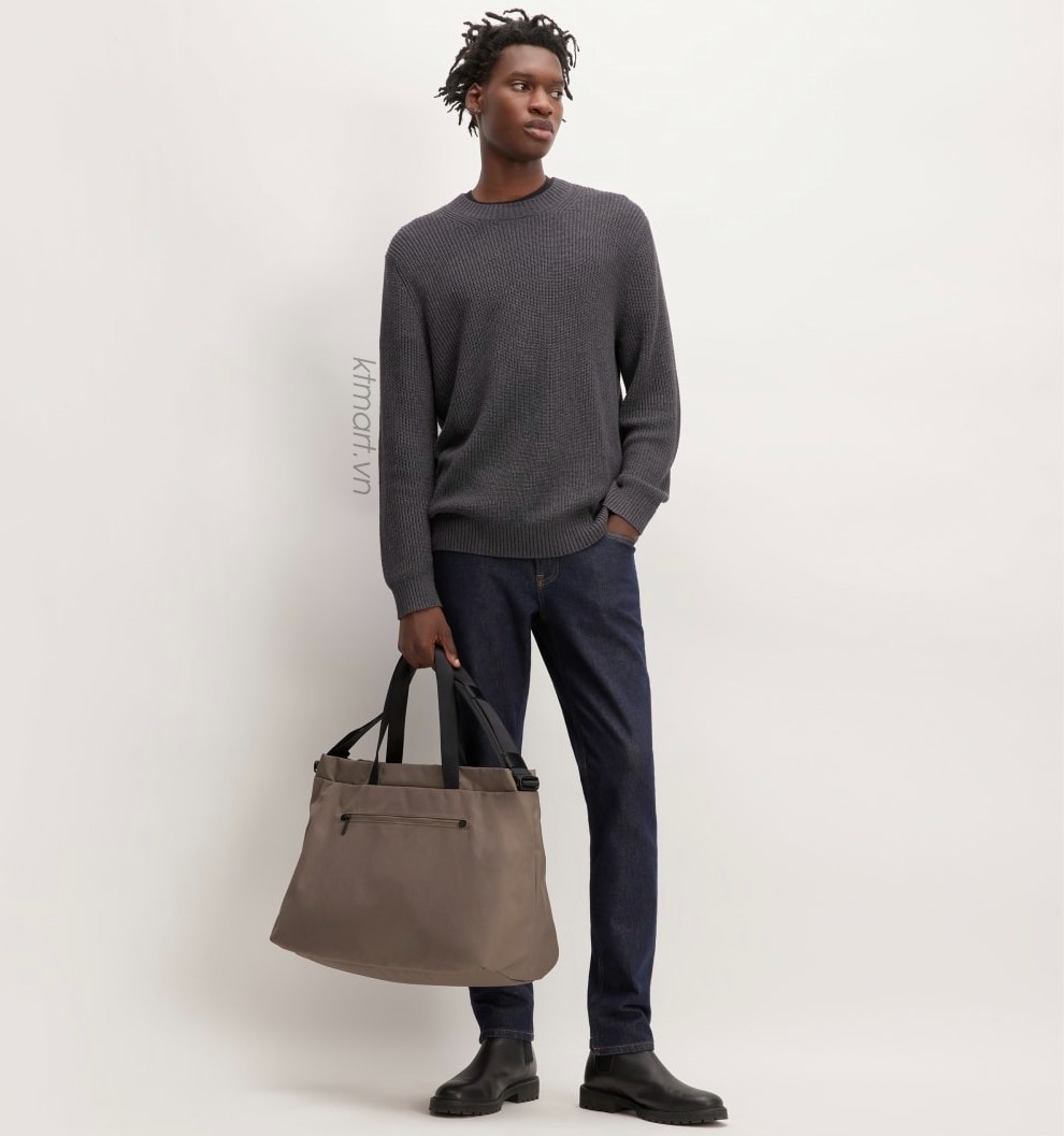 Tui-Everlane-The-ReNew-Transit-Weekender-28L-17.jpg?v=1778122294