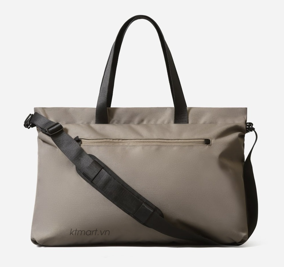 Tui-Everlane-The-ReNew-Transit-Weekender-28L-24.jpg?v=1778122334