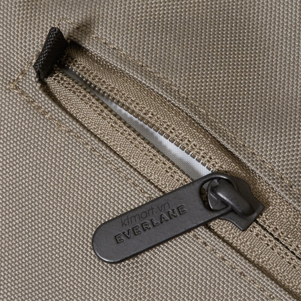 Tui-Everlane-The-ReNew-Transit-Weekender-28L-25.jpg?v=1778122338