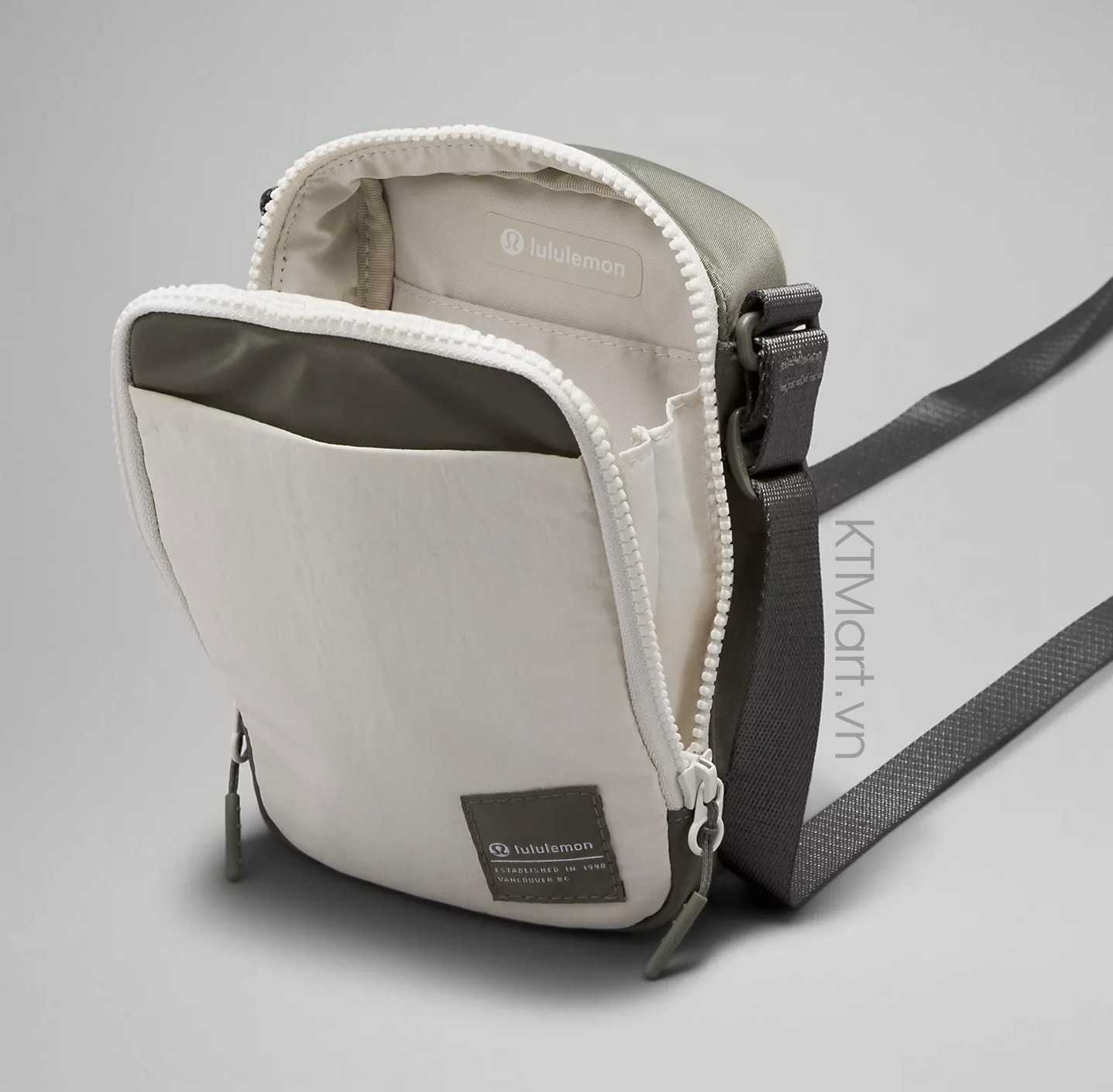 Tui-Lululemon-Easy-Access-Crossbody-Bag-1-5L-LU9BA2S-13.jpg?v=1773819145