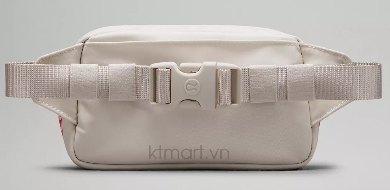 Tui-Lululemon-Team-Canada-Future-Legacy-Mini-Belt-Bag-LU9BH3S-5.jpg?v=1770690249
