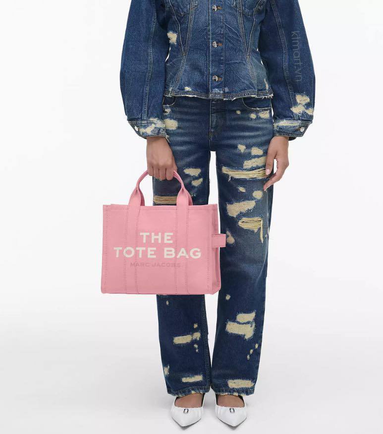 Tui-Marc-Jacobs-The-Medium-Color-Tote-Bag-2.jpg?v=1770268830