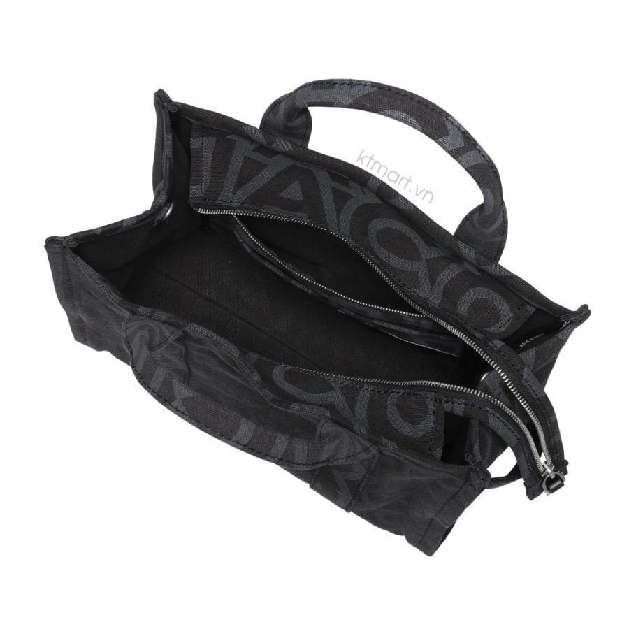 Tui-Marc-Jacobs-The-Outline-Monogram-Medium-Tote-Bag-2S3HTT010H04-16.jpg?v=1770269125