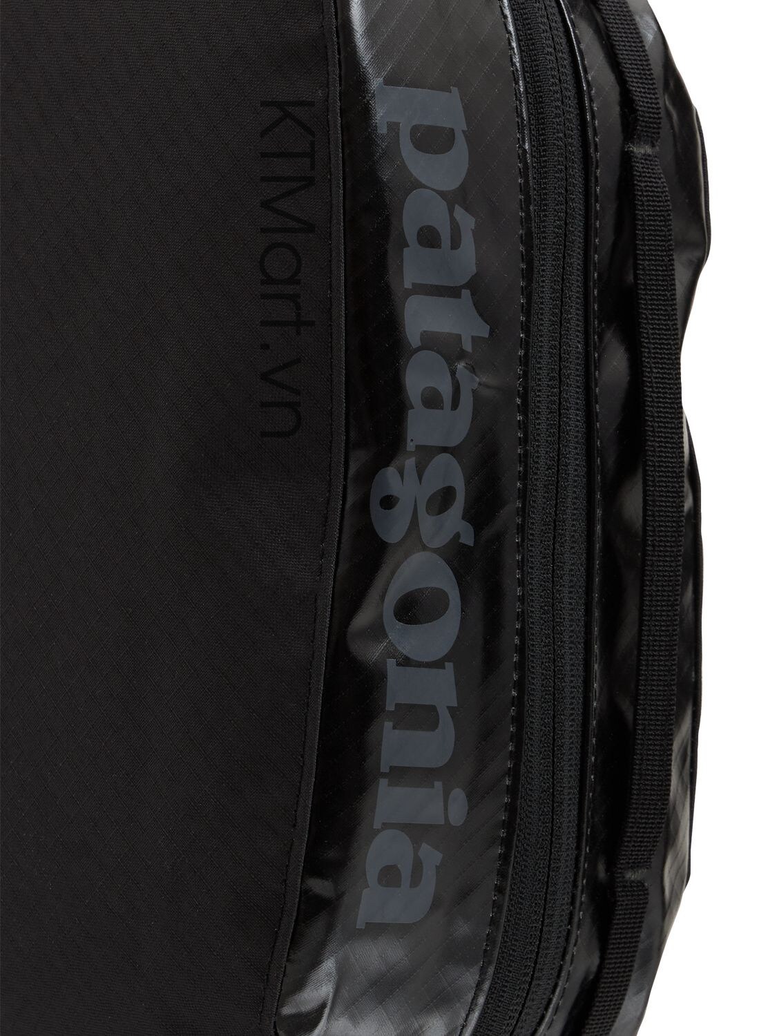 Tui-Patagonia-Black-Hole-Cube-Medium-Black-6L-49366-13.jpg?v=1774948739
