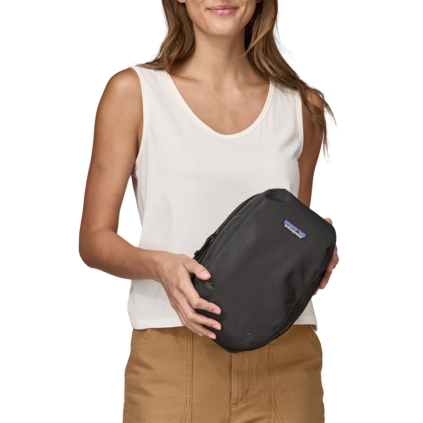 Tui-Patagonia-Black-Hole-Cube-Medium-Black-6L-49366-4.jpg?v=1774948698