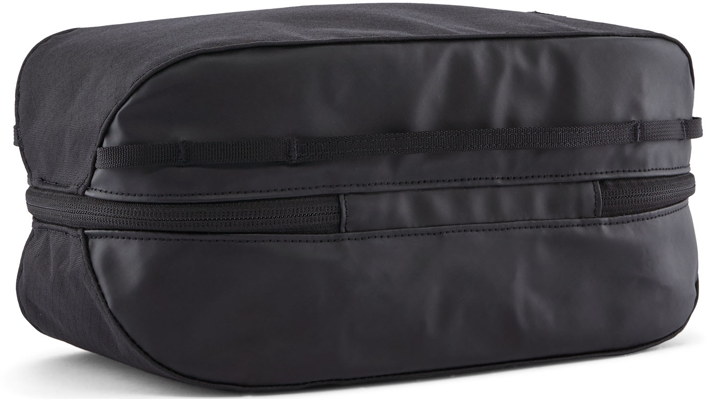 Tui-Patagonia-Black-Hole-Cube-Medium-Black-6L-49366-6.jpg?v=1774948708