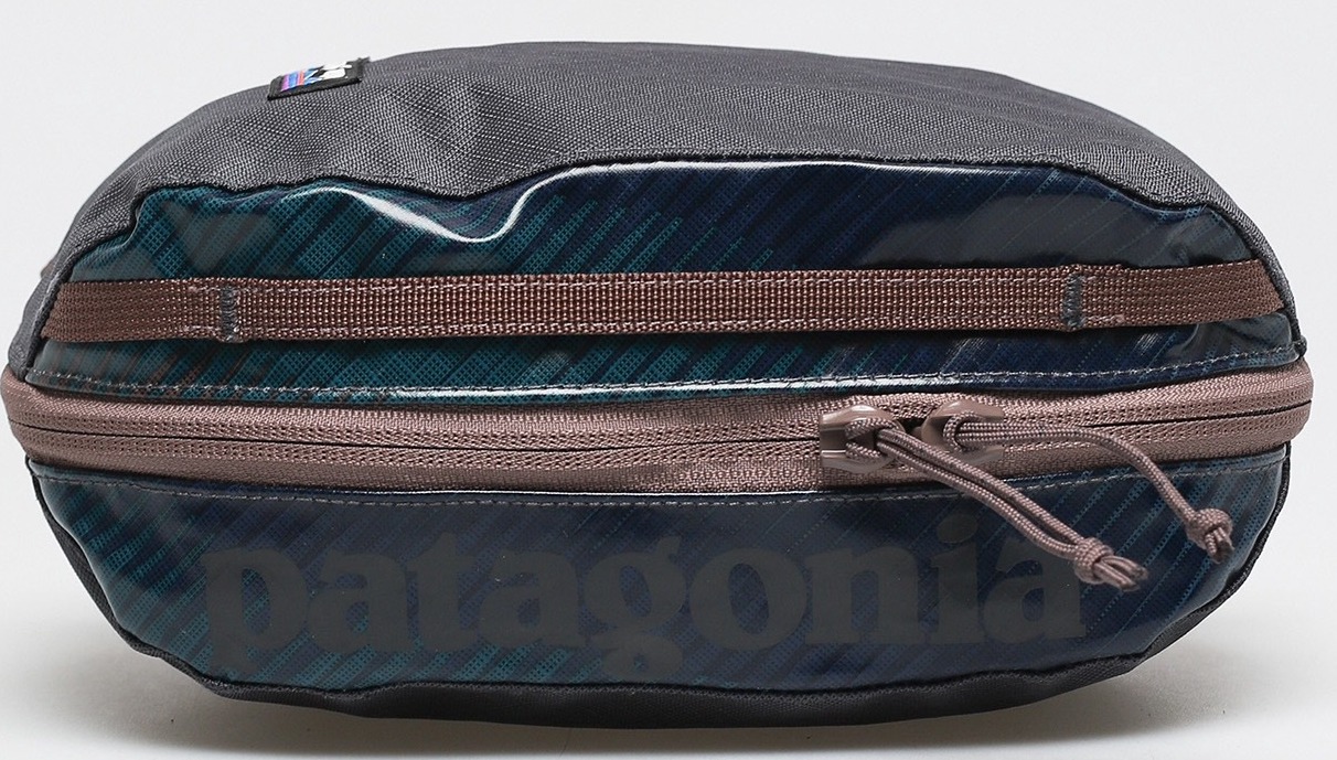 Tui-Patagonia-Black-Hole-Cube-Small-3L-49361-Patagonia-18.jpg?v=1774940476