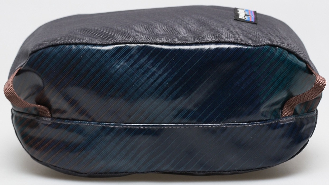 Tui-Patagonia-Black-Hole-Cube-Small-3L-49361-Patagonia-19.jpg?v=1774940481