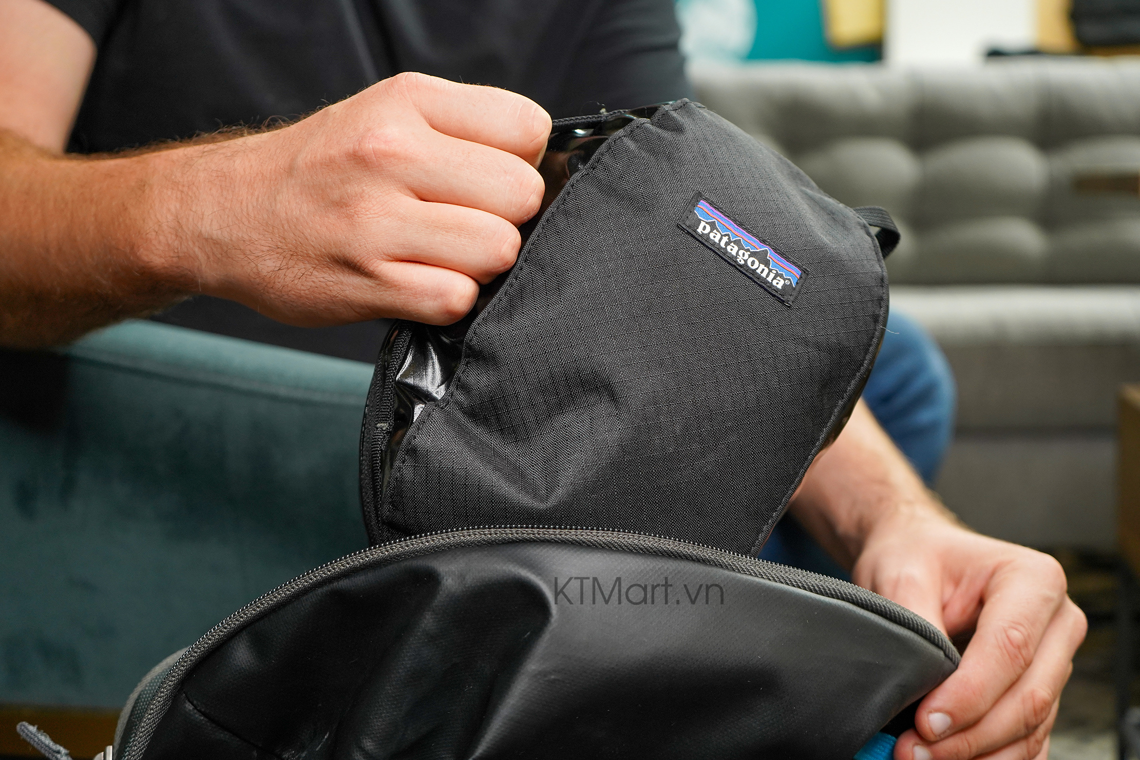 Tui-Patagonia-Black-Hole-Cube-Small-3L-49361-Patagonia-30.jpg?v=1775010013