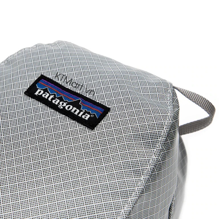 Tui-Patagonia-Black-Hole-Cube-Small-3L-49361-Patagonia-34.jpg?v=1775010050