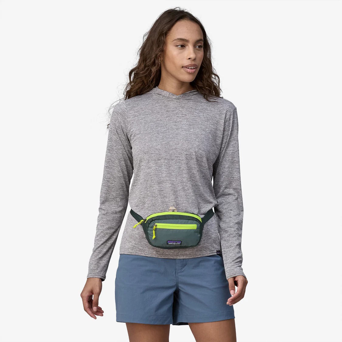 Tui-Patagonia-Ultralight-Black-Hole-Mini-Hip-Pack-1L-49447-17.jpg?v=1775099471