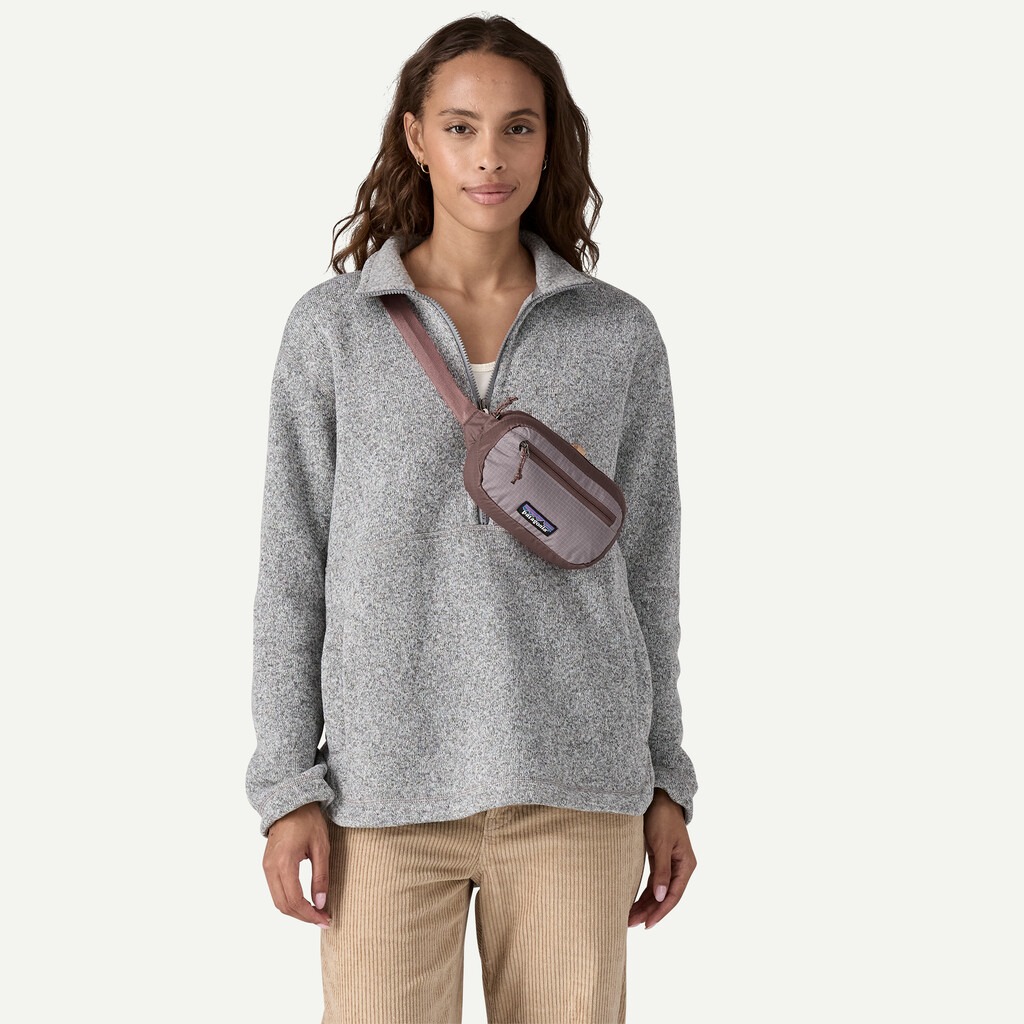 Tui-Patagonia-Ultralight-Black-Hole-Mini-Hip-Pack-1L-49447-19.jpg?v=1775099486