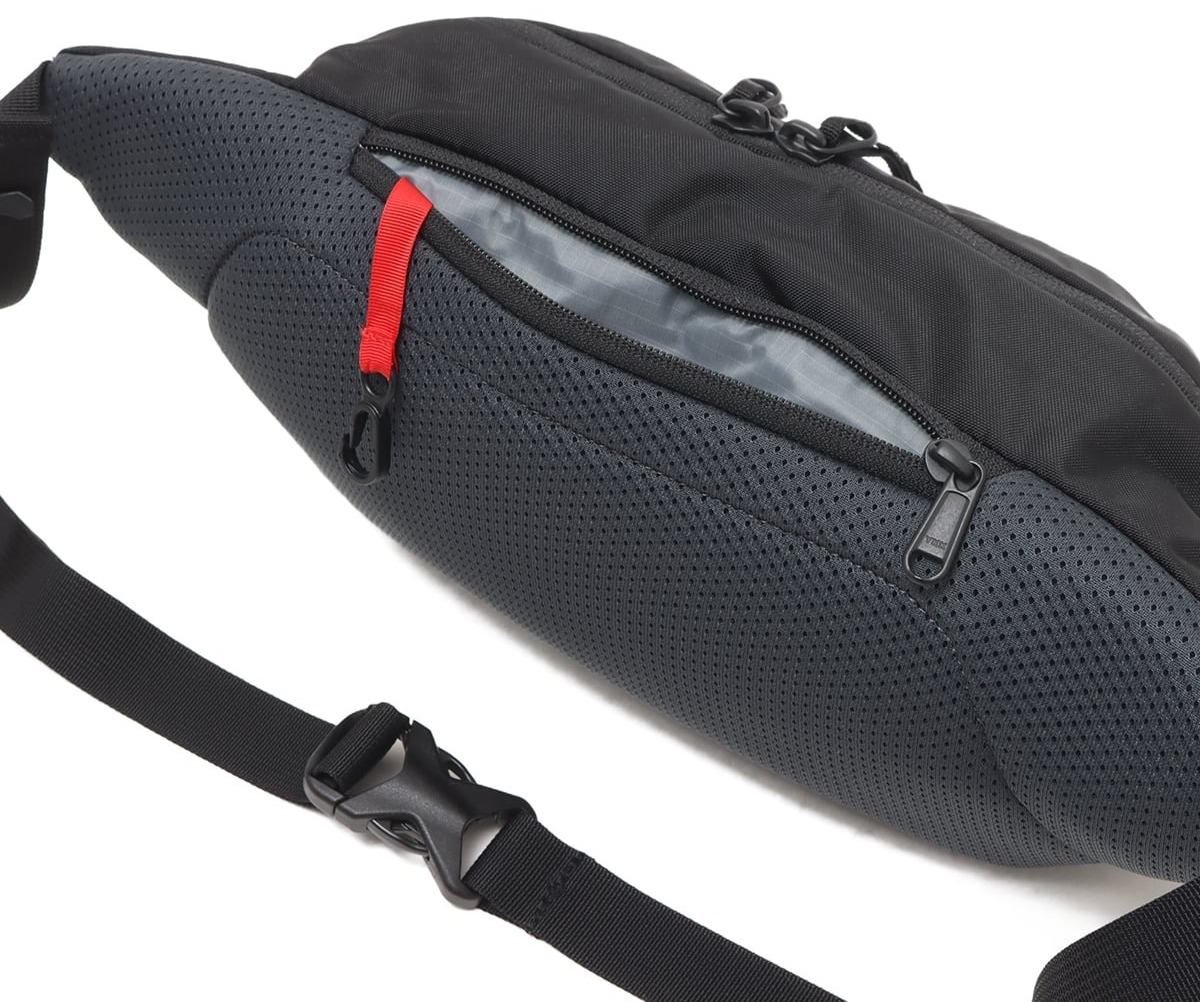 Tui-The-North-Face-Shoulder-Bag-Black-NM72355K-15.jpg?v=1770256344