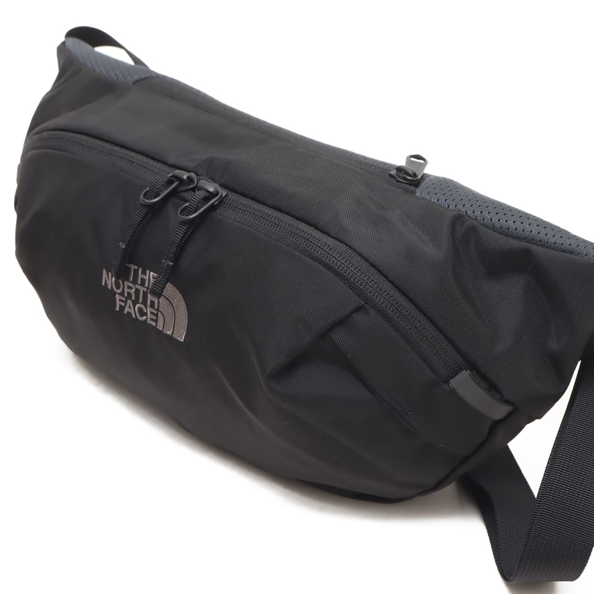 Tui-The-North-Face-Shoulder-Bag-Black-NM72355K-16.jpg?v=1770256351