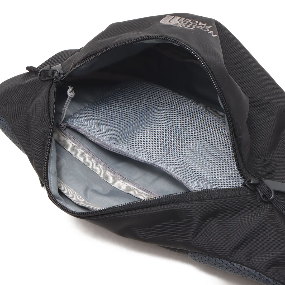 Tui-The-North-Face-Shoulder-Bag-Black-NM72355K-18.jpg?v=1770256364