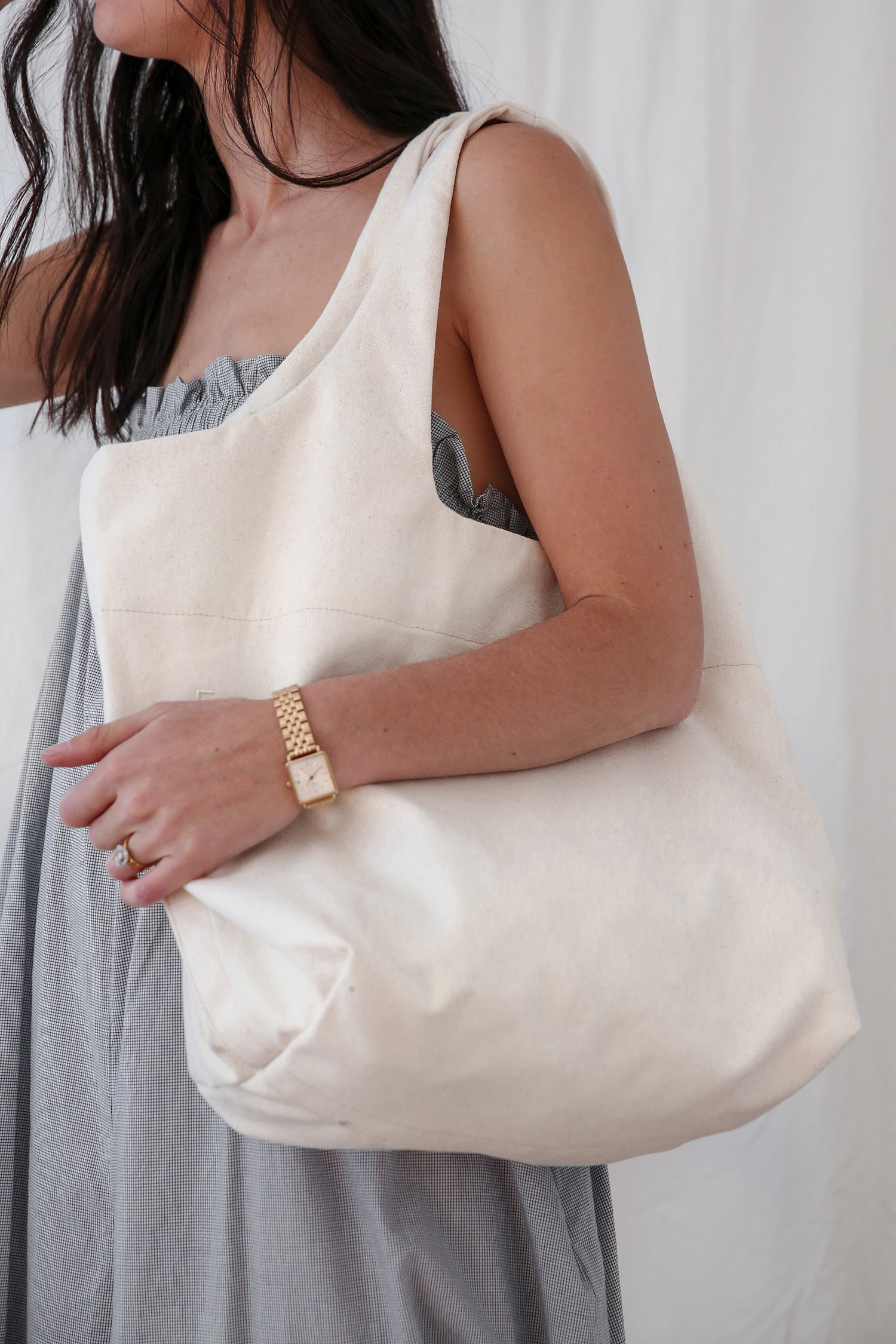 Tui-Tote-Everlane-The-Canvas-Basket-Tote-31.jpg?v=1778122163