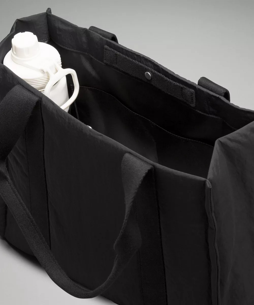 Tui-Tote-Lululemon-Boxy-Tote-Bag-10L-LW9FMJS-5.jpg?v=1770003376